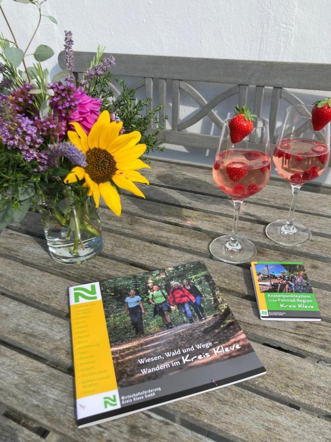 Ferienwohnung Heeser Birkenhof - Urlaub auf dem Bauernhof mit Blick ins Grüne Weeze Exterior foto